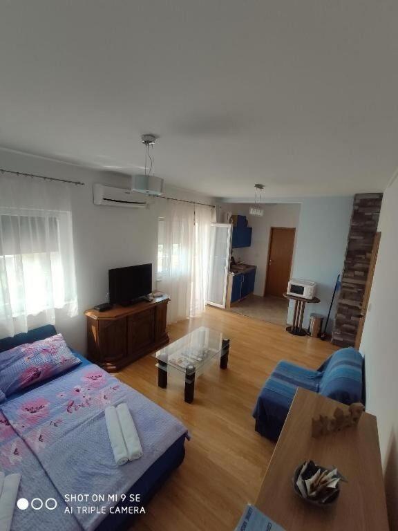 Apartments Antonija - Fitness Vinišće Exterior foto